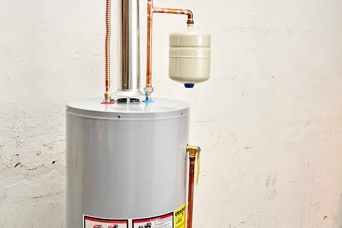 Water heater guide: lifespan, upkeep and replacement